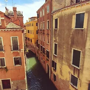 Apartment Mansarda Querini, Venice